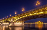16546898 a-view-of-budapest-thomas-d-mrkeberg
