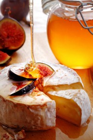15046497 brie-cheese-with-figs-and-honey-johan-swanepoel