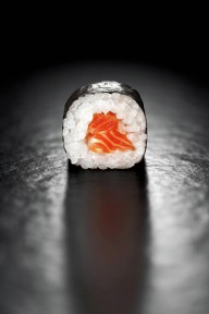 21513570 maki-sushi-roll-with-salmon-johan-swanepoel